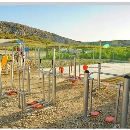 Mala Oaza Terra Park Spiritos 科兰